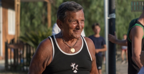 Bari, il campione Pinuccio Colaianni: a 80 anni in palestra per insegnare la lotta ai ragazzi